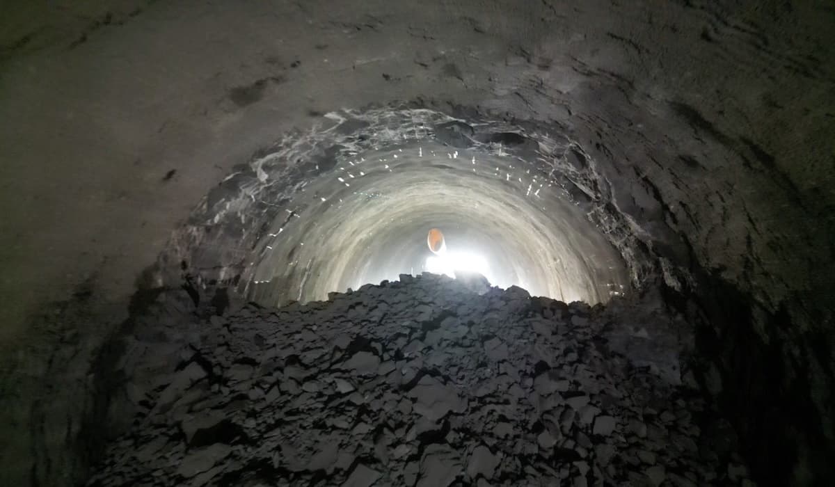 TUNNEL