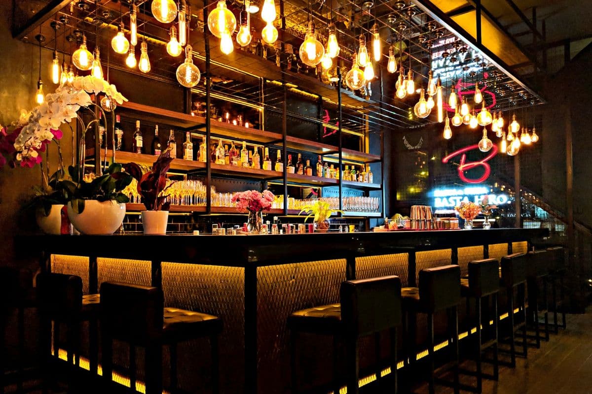 best bars and pubs in Mumbai (1)