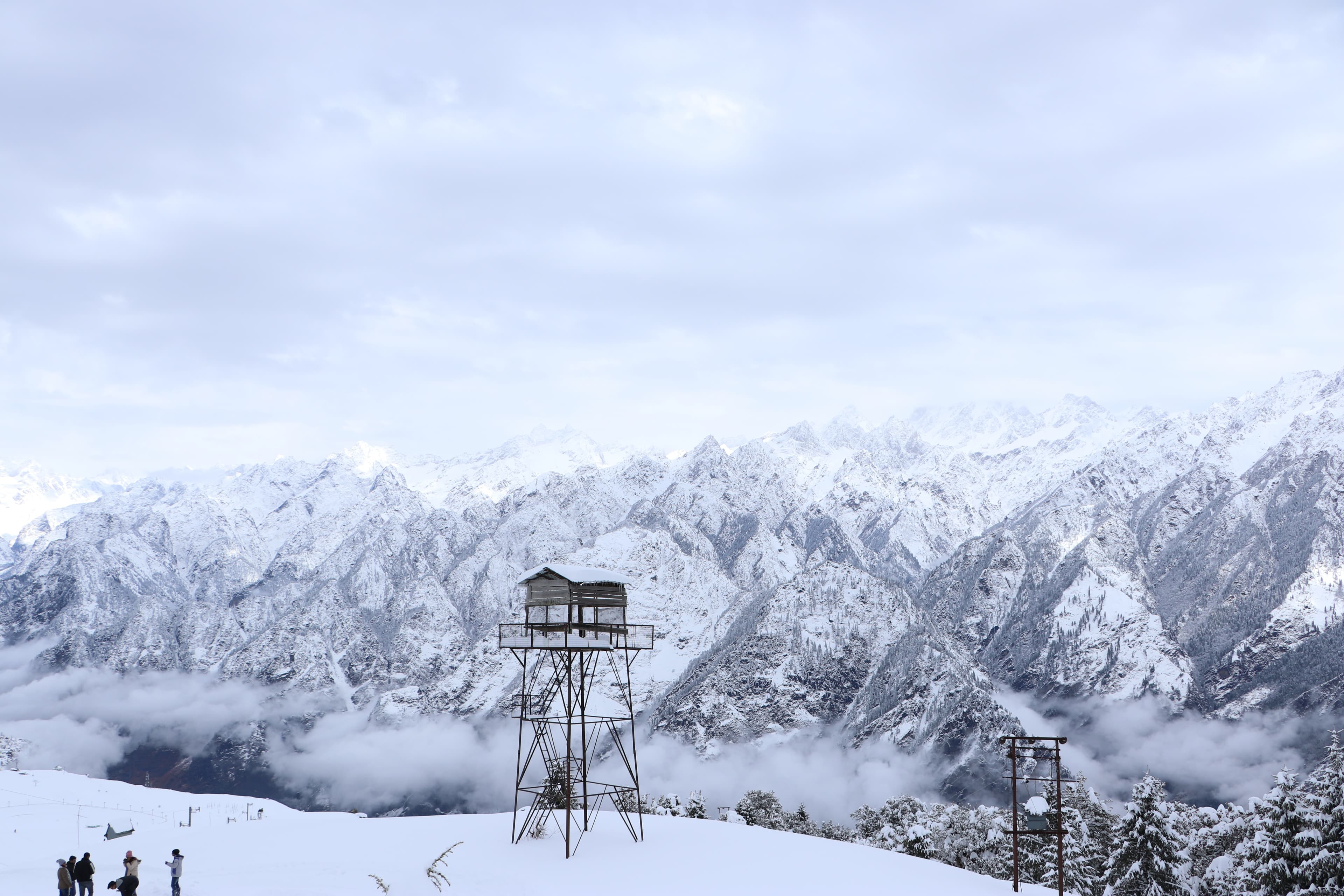 diwaker-singh-moIjzpNoKJA-unsplash-Auli-Joshimath