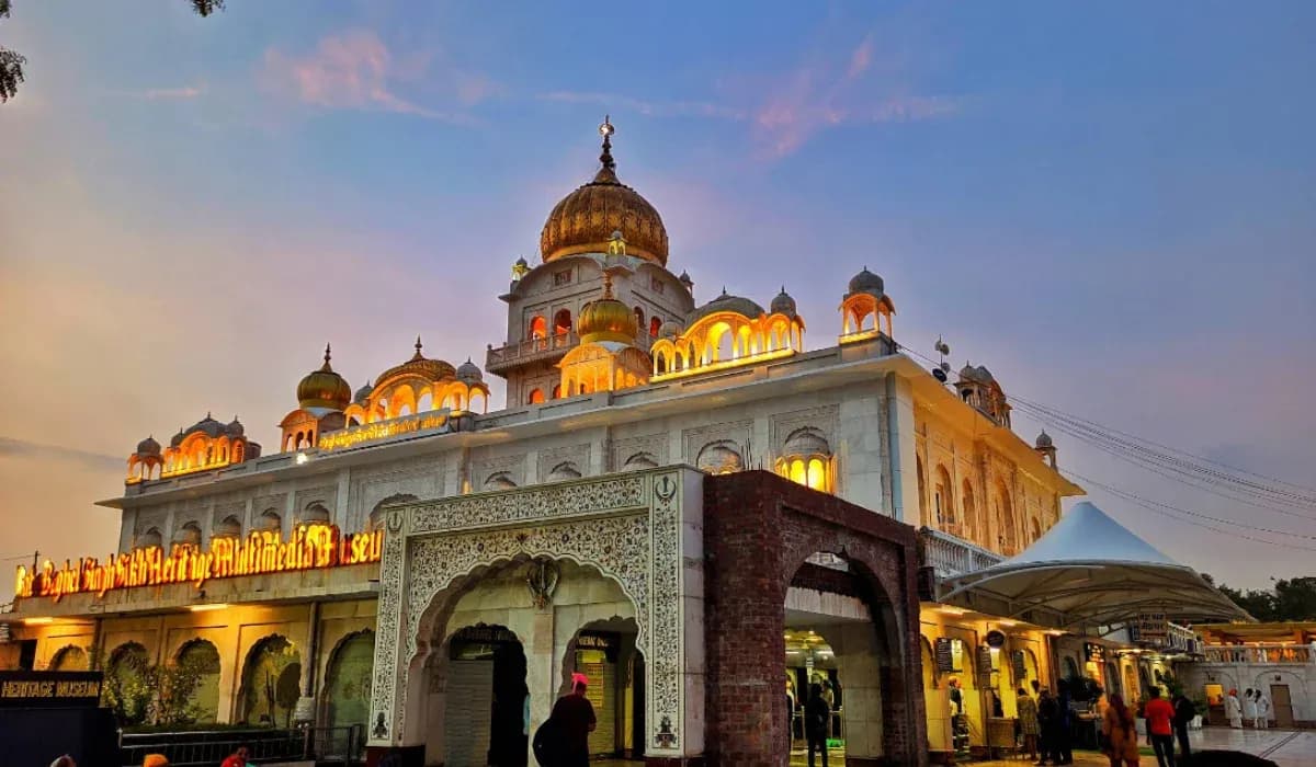 Visit These 7 Historic Gurdwaras In Delhi This Guru Nanak Jayanti