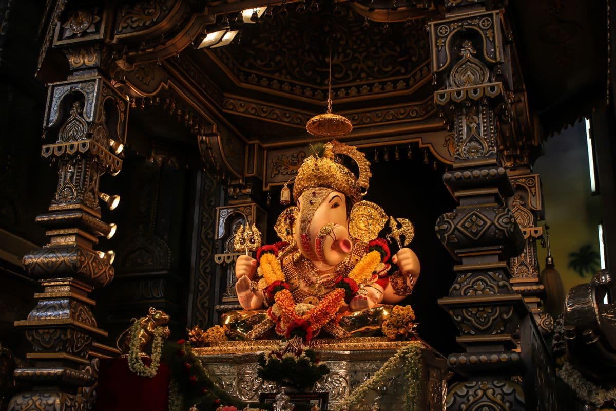 how to reach dagdusheth ganpati pune