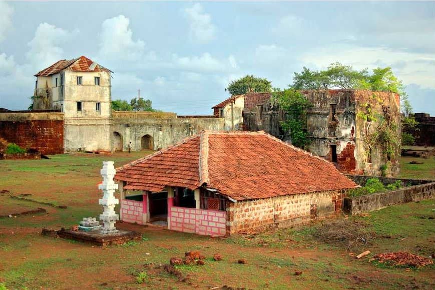 jaigad-fort