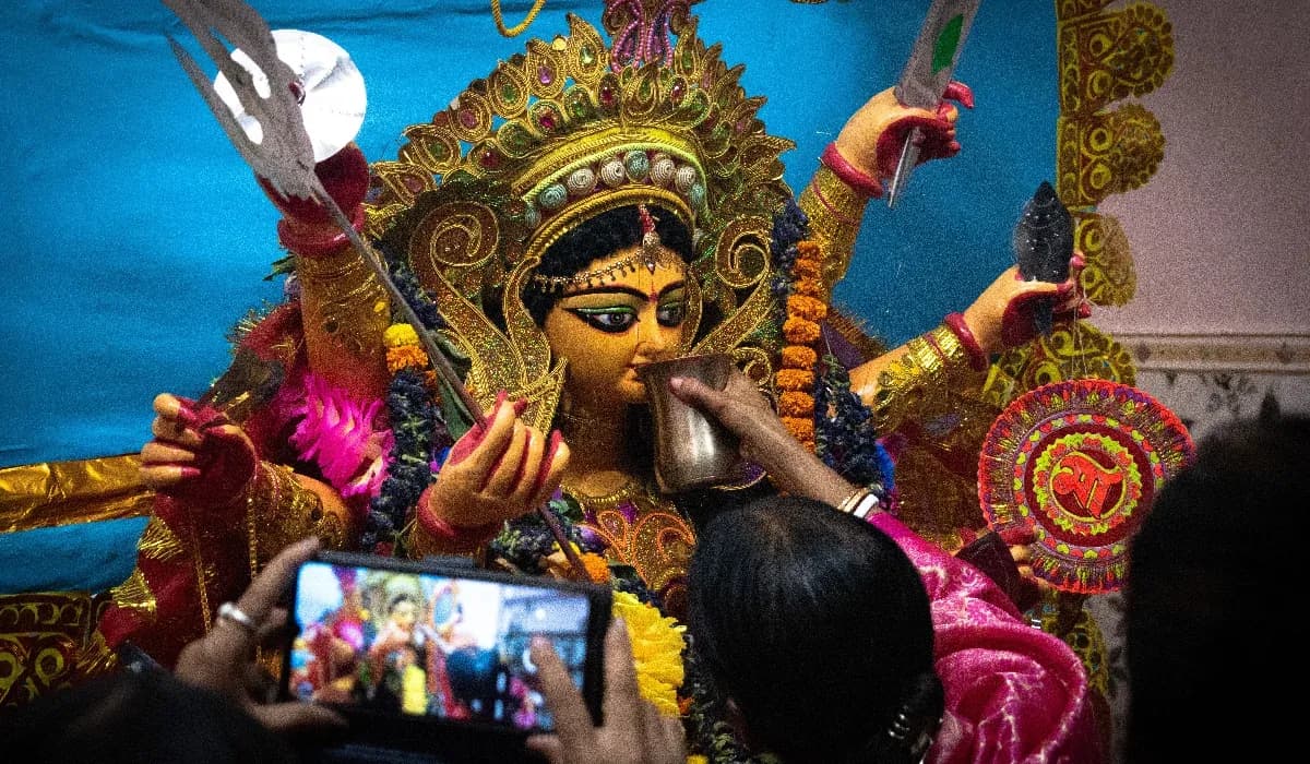 Sandhi Puja rituals during Durga Puja in Kolkata