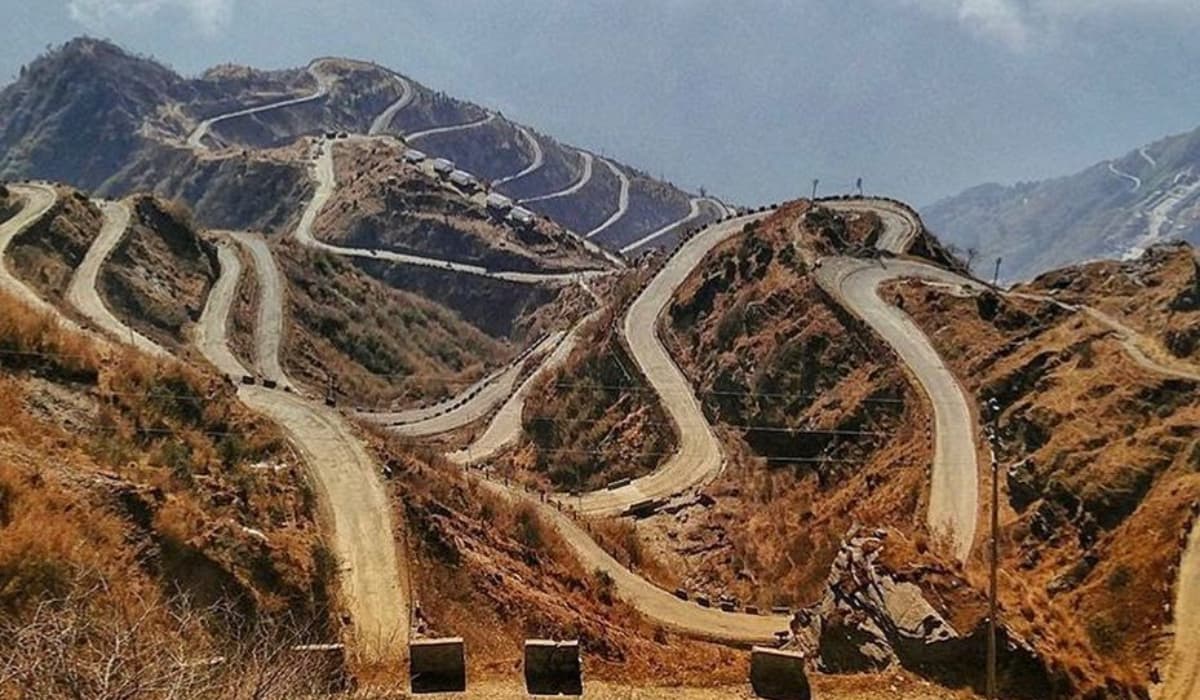 Zuluk Old Silk Route and its famous hairpin bends in East Sikkim