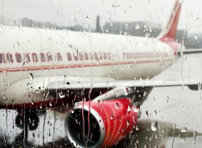 Airlines Issues Travel Advisories