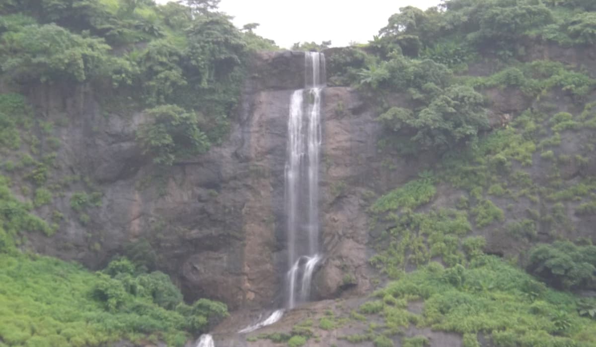 Pandavkada Waterfall feature image