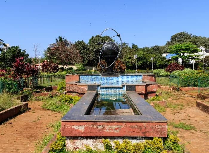 Sun dial inside Hanging Garden Mumbai