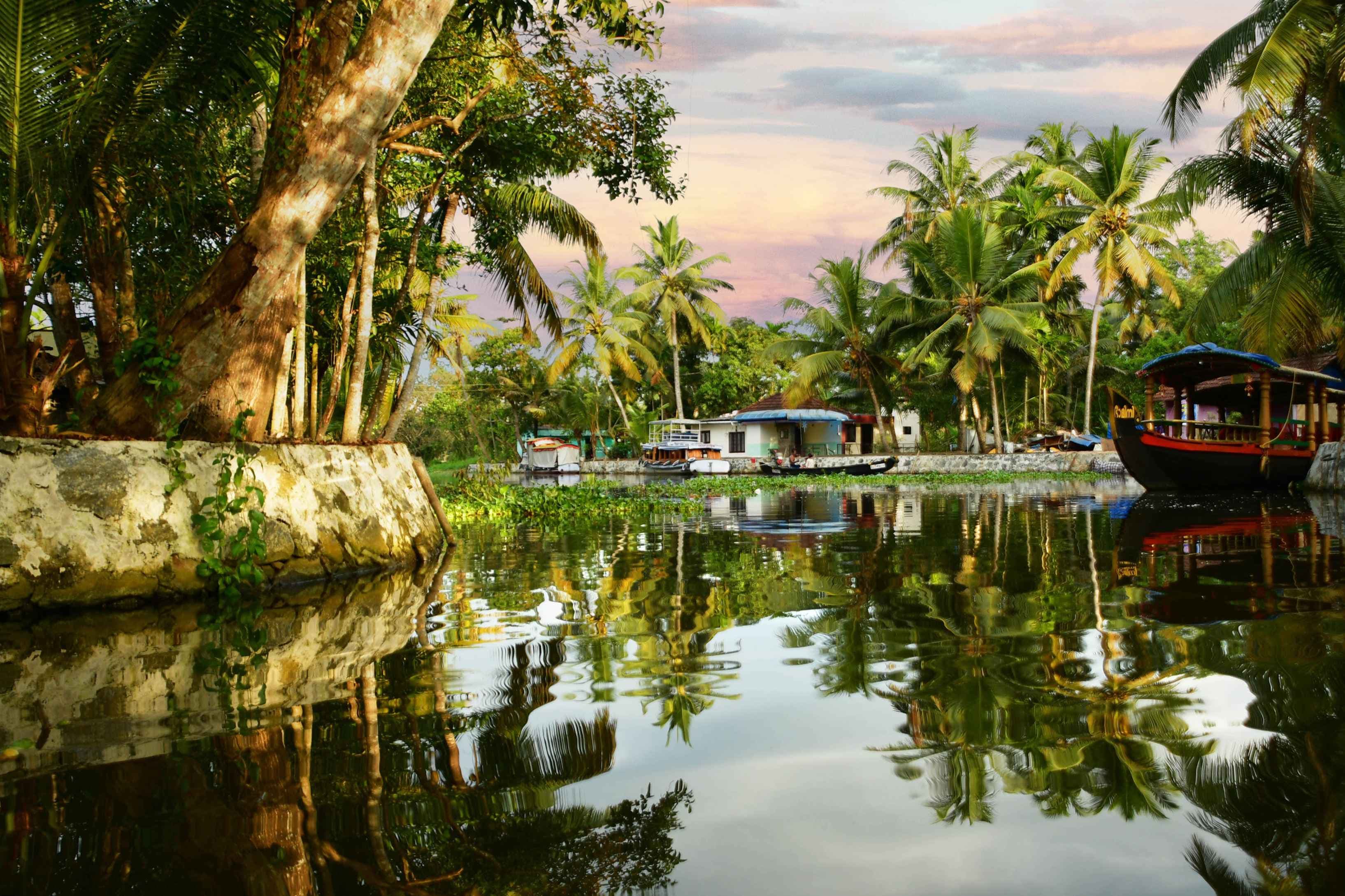 alleppey-backwater-cruise