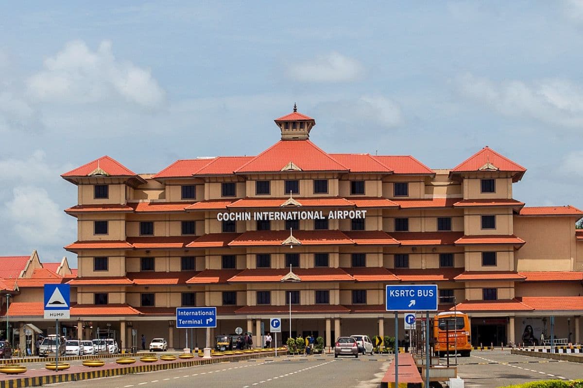 How to reach Kochi Airport from Ernakulam