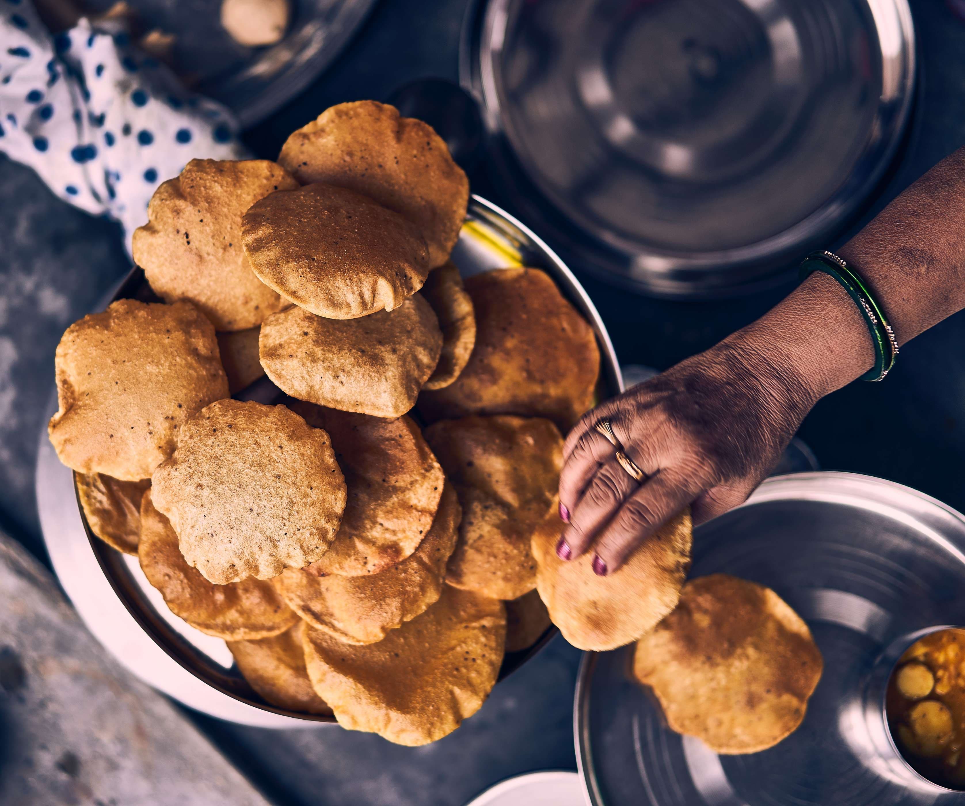 experience-the-traditional-food-of-rajasthan-methi-bajra-poori-1