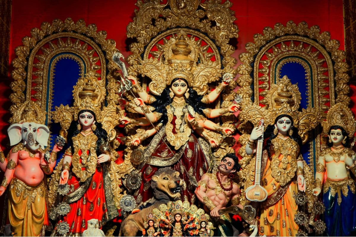 Durga Puja celebrations in Kolkata from Sasthi to Dashami