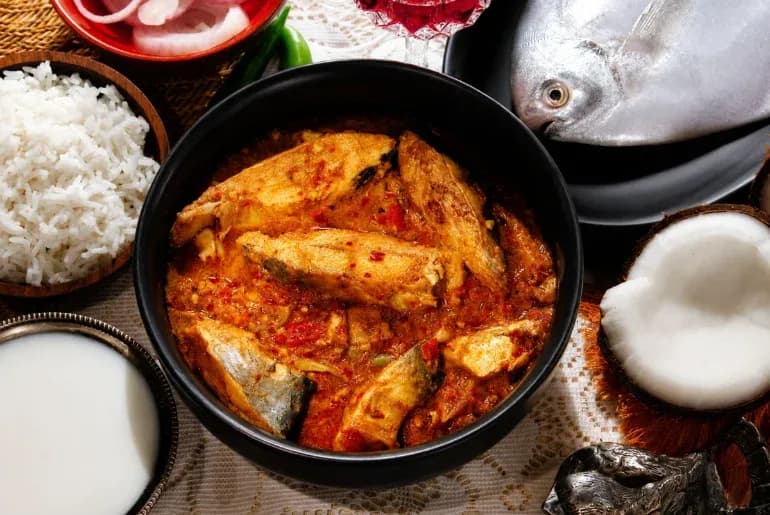 Traditional Kolkata food including Bengali dishes, street snacks and traditional sweets