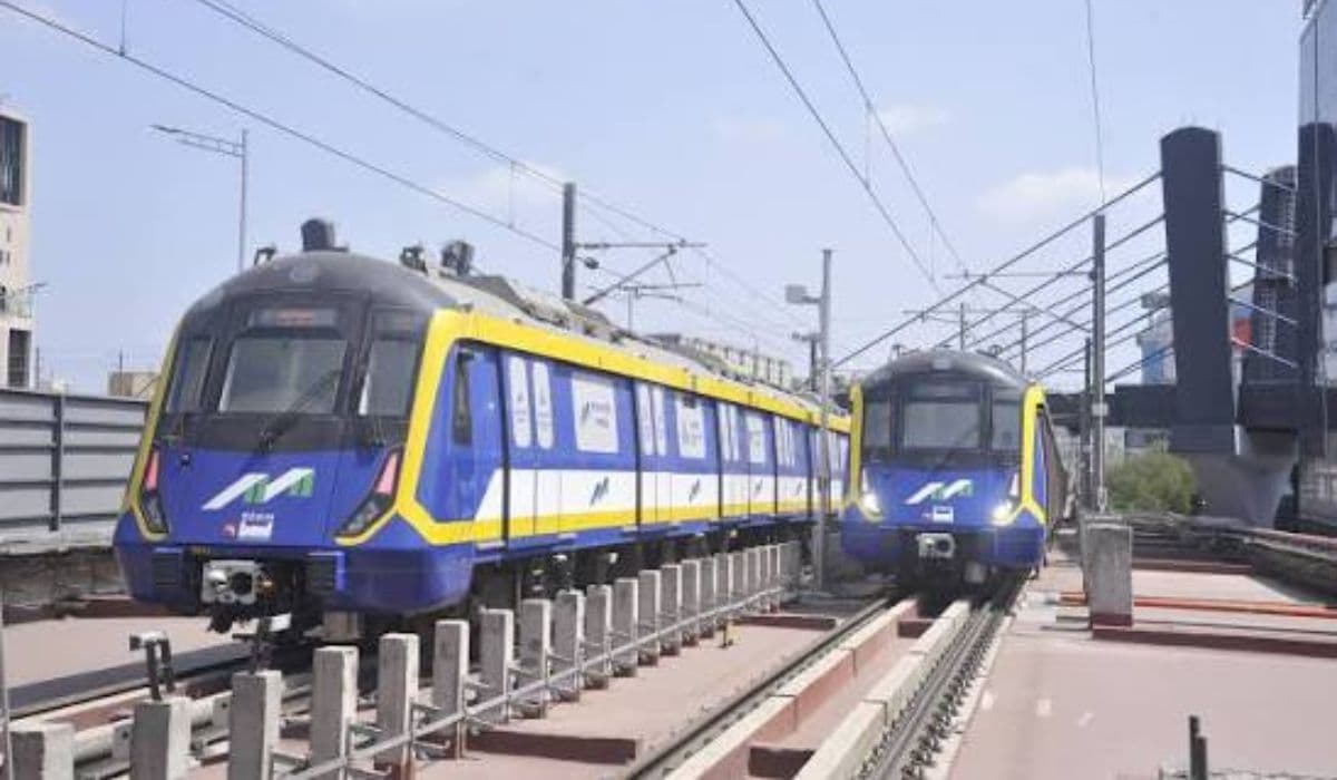 Mumbai Metro Line 7A elevated near Mumbai airport
