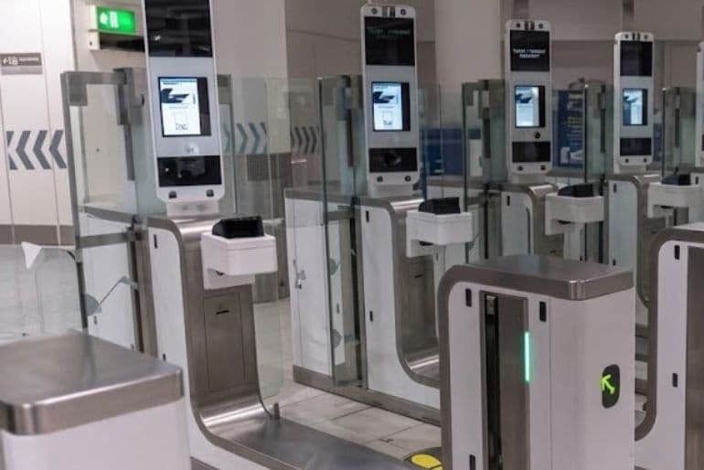 uk airport contactless egates facial recognition (1)