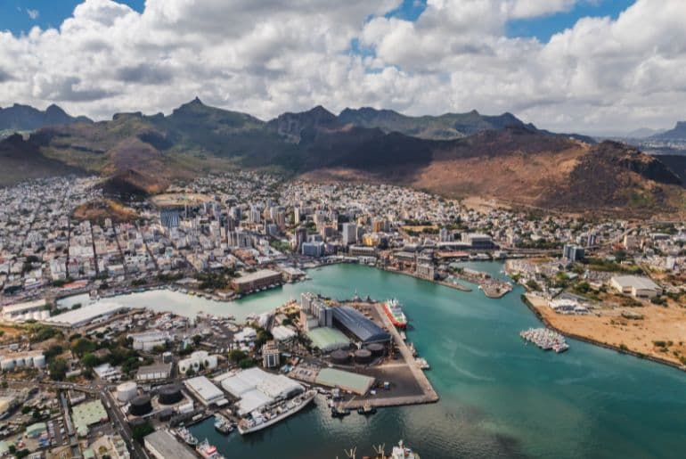 visit-mauritius-on-a-budget-guide-tips-for-saving-money (2)