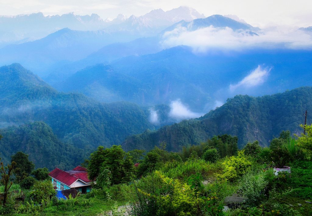 Best Hill Station: Darjeeling Vs Gangtok