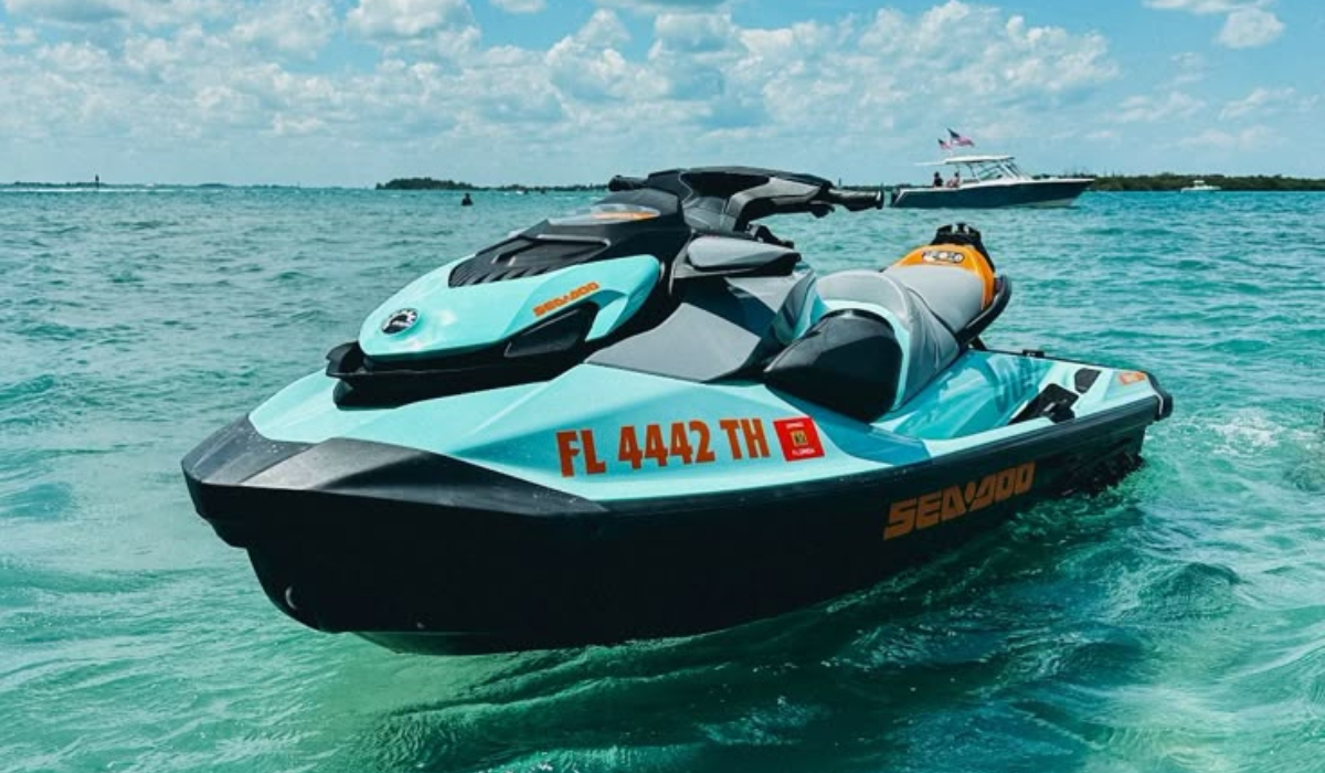 Tourists enjoying adventurous watersports along the beaches of Goa