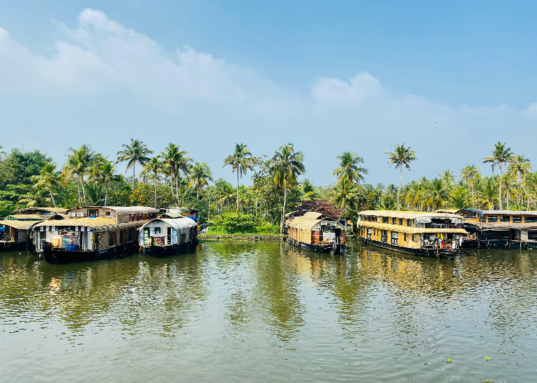 houseboat experience