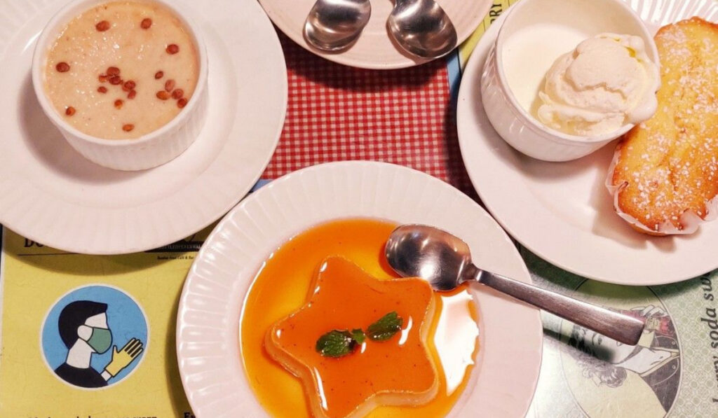 4 Iconic Parsi Eateries In Mumbai: What To Eat, Timings & Addresses 2 Traditional Parsi food served at a famous Parsi eatery in Mumbai