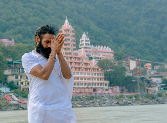 Man meditating in Rishikesh