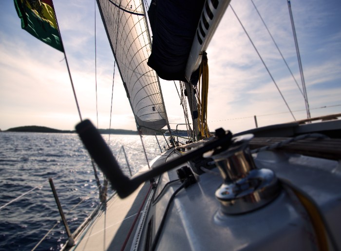 Sailing in Mumbai Image