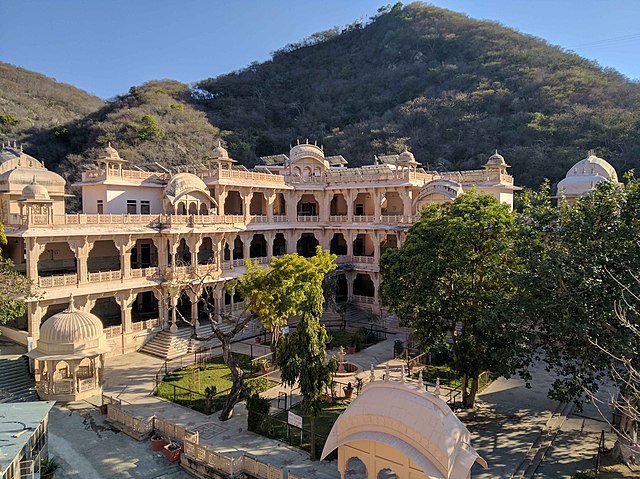 Temple Hopping In Jaipur