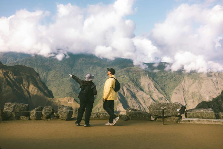 What Is The Difference Between Tourist And Traveler? 2 Differences Between Tourists and Travelers