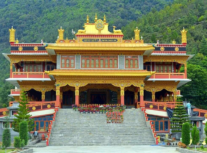 McLeodganj in Himachal Pradesh with the Dhauladhar mountains in the background