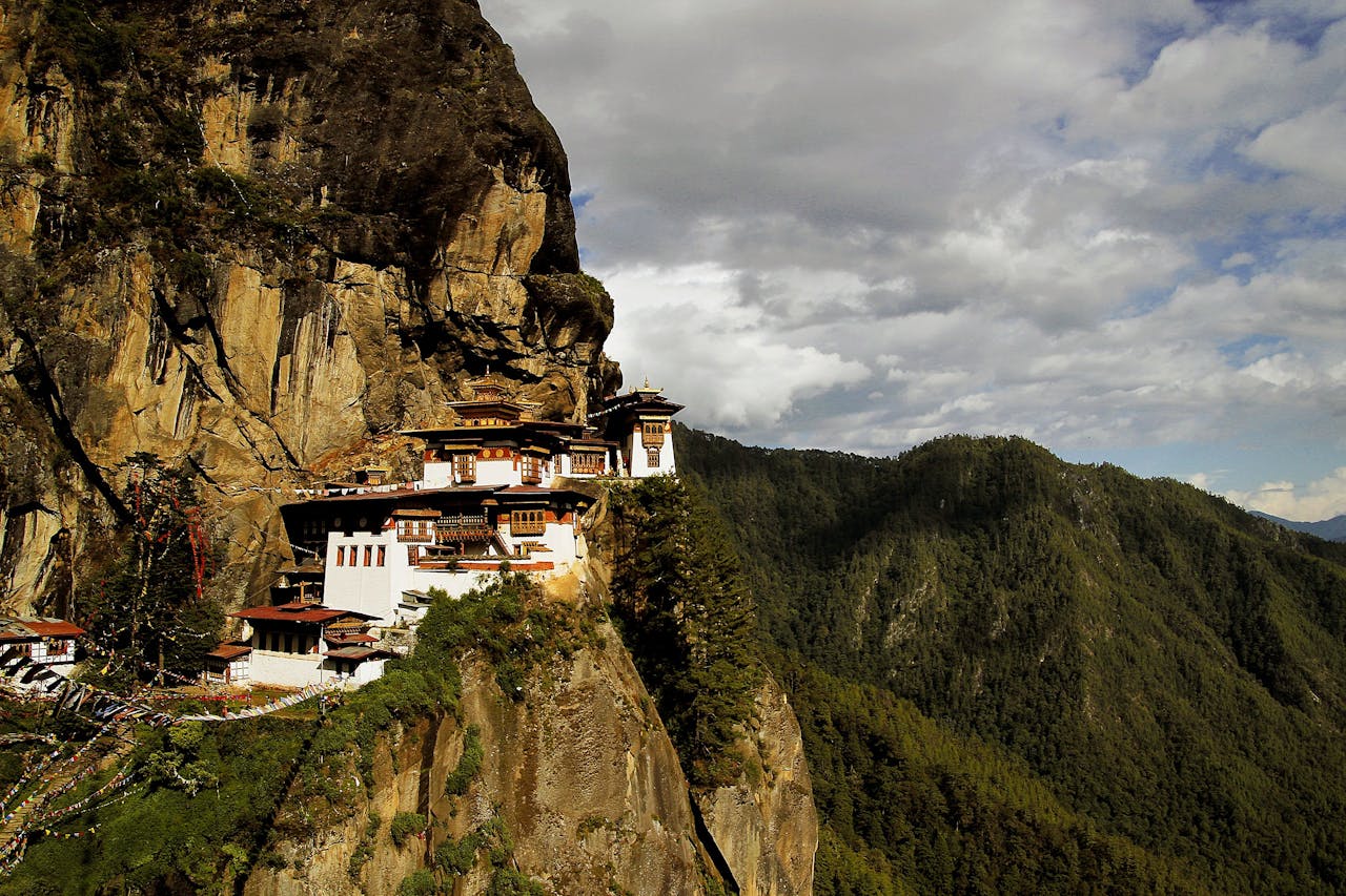 Bharat-Bhutan Mystic Mountain Tour