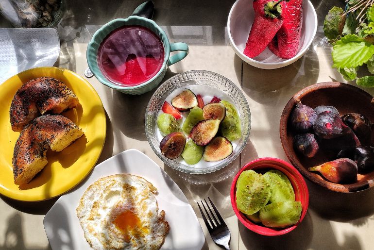 7 Healthy Cafes In Delhi That Serve Guilt-Free Goodness 2 Healthy Cafes In Delhi