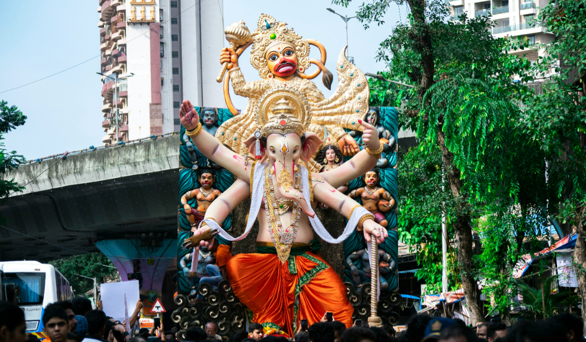 Ganesh Chaturthi Visarjan In Mumbai_ Key Tips, Best Spots, And All You Need To Know