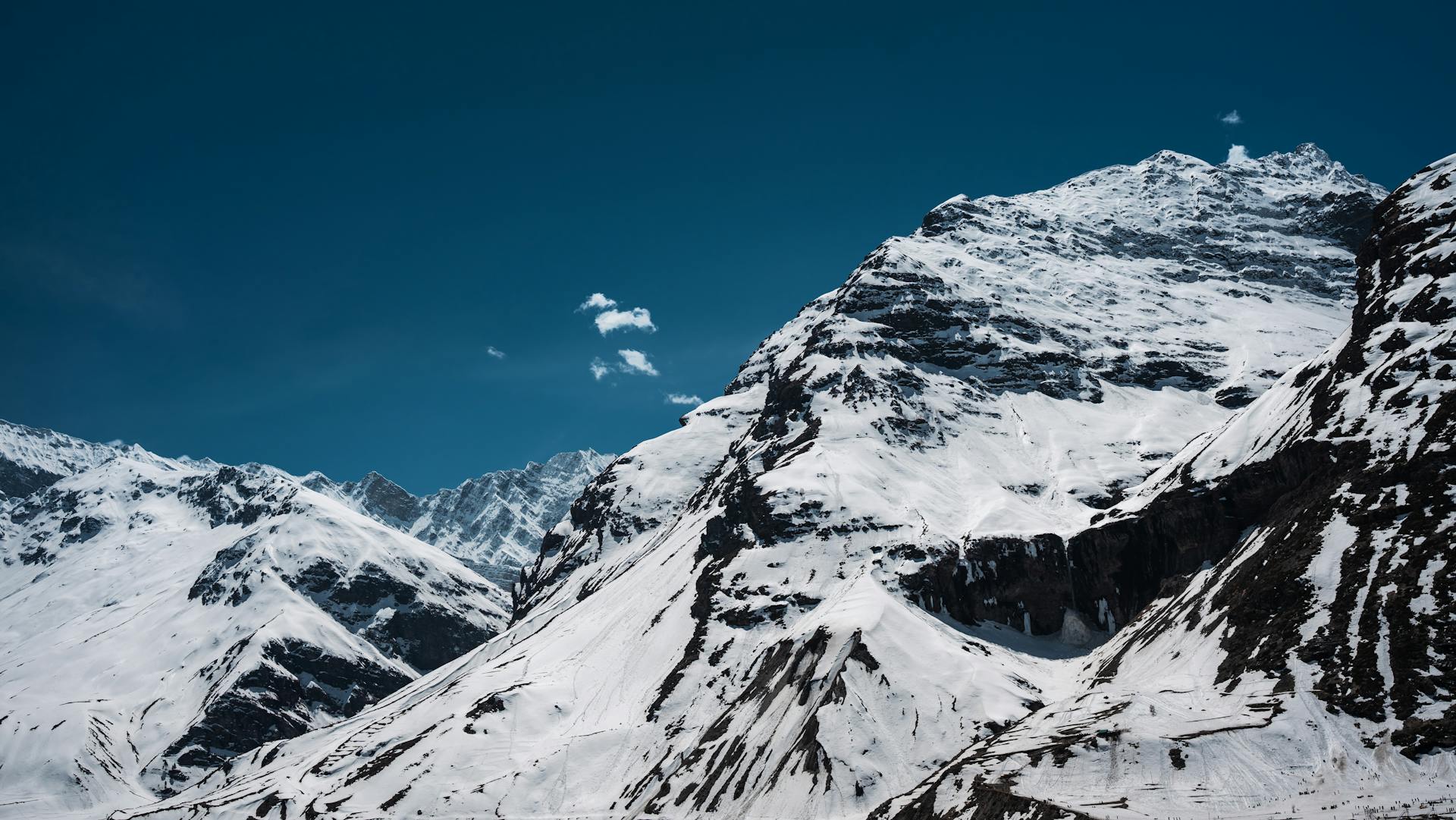 How to Reach Sissu from Manali