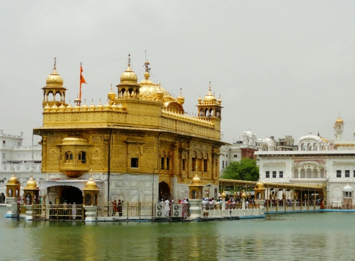 Golden Temple Amritsar: Timings, Entry Rules And Langar Details 2 Golden Temple Amritsar