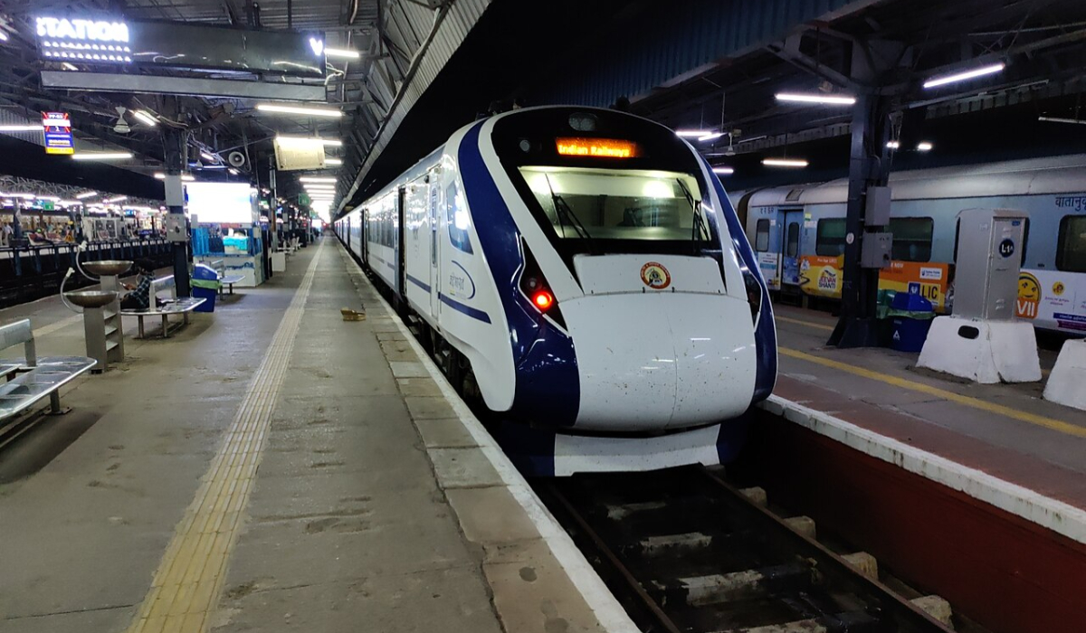 Ahmedabad–Udaipur Vande Bharat Express