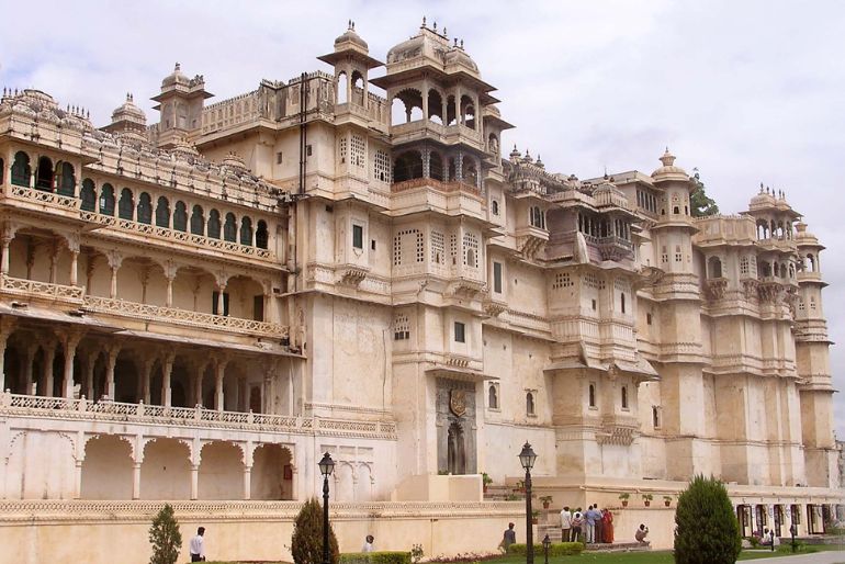 How To Plan A Budget Valentine In Udaipur – Stay, Food & Experiences Guide 1 city palace