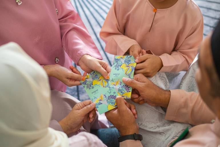 What To Gift For Eid 2026: 15 Thoughtful Eid Gift Ideas For Family & Friends 2 Eid