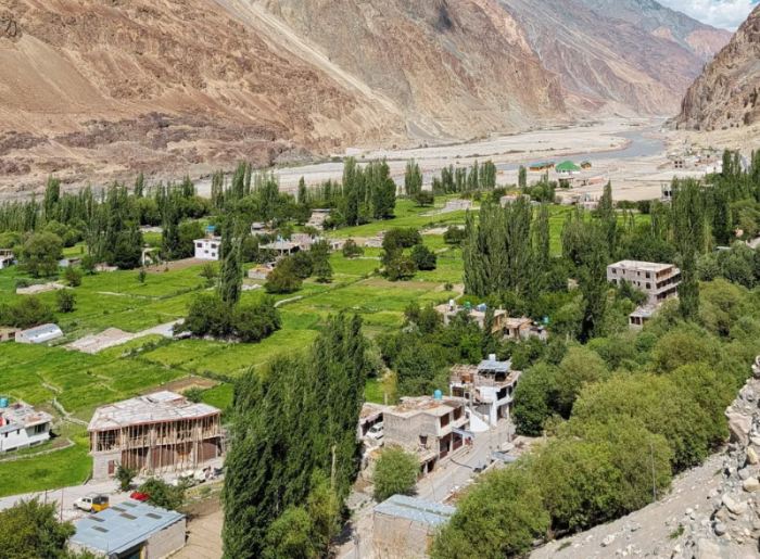 8 Days Ladakh Itinerary: Complete Travel Plan, Route, Budget & Permits (2026 Guide) 5 8 Days Ladakh Itinerary covering Leh, Nubra Valley, Turtuk and Pangong Tso