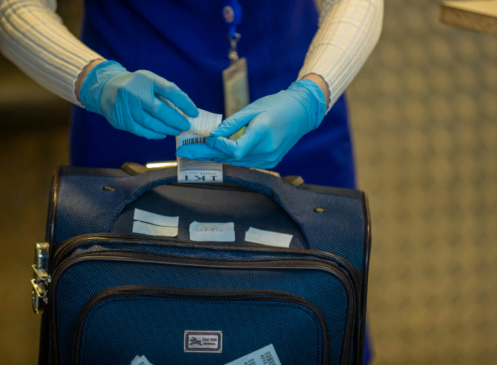Carry-On vs Checked Baggage: What You Can & Cannot Take On Flights (India Guide) 1 Carry-On vs Checked Baggage