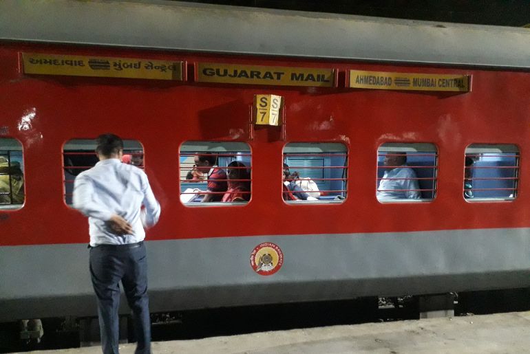 New Mumbai-Gujarat Weekly Special Train Announced: Full Route, Schedule, And More 1 Mumbai-Gujarat Weekly Special Train
