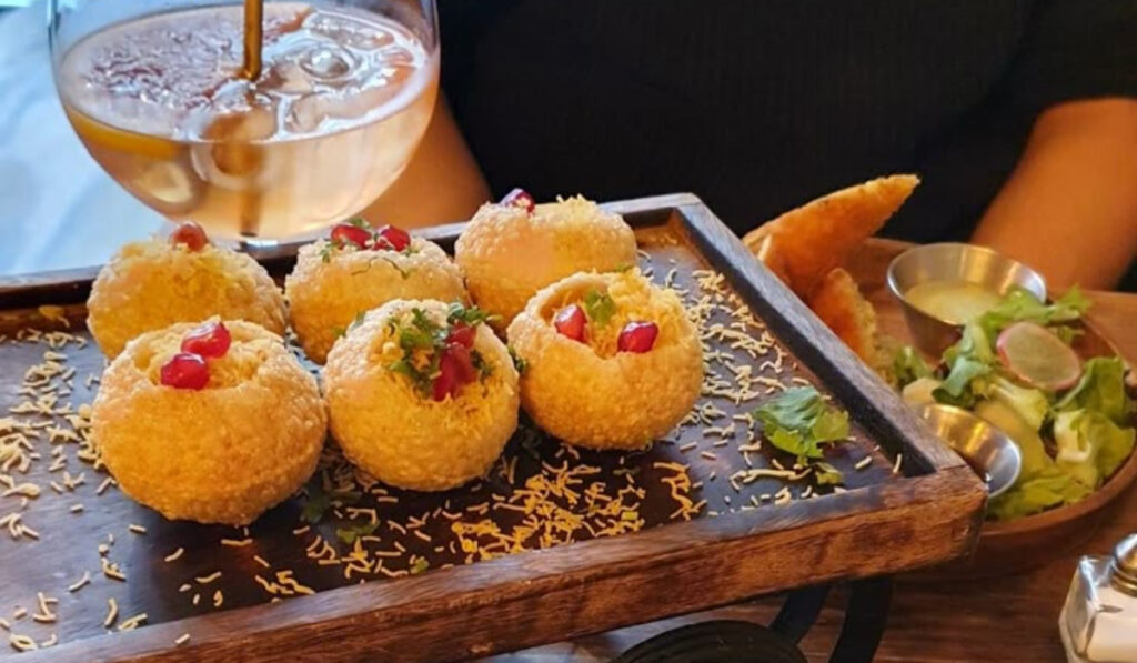 Where To Get The Best Pani Puri In Mumbai? 3 Pani Puri 8