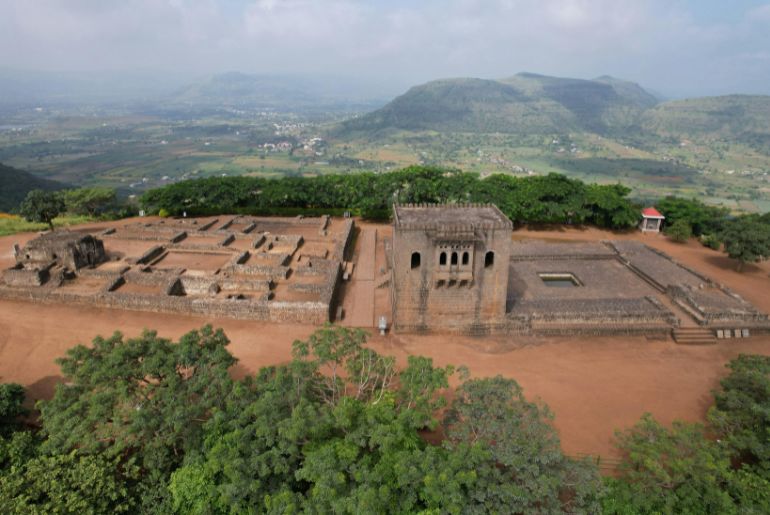 Maharashtra’s INR 2,500 Cr Tourism Plan: 100 New Circuits & Digital Portal 2 maharashtra tourism plan