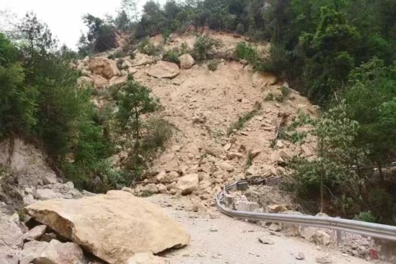 Thane Municipal Corporation Identifies 14 Vulnerable Landslide-Prone Zones 1 thane landslide