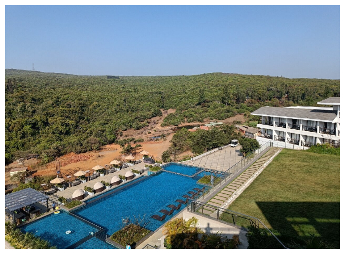 Mahabaleshwar In Monsoon: Best Stays & Strawberry Farms