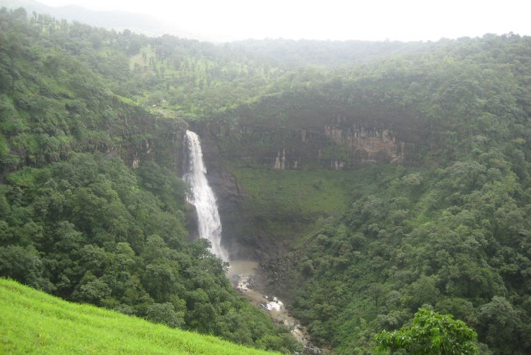 best waterfalls near nashik (1)