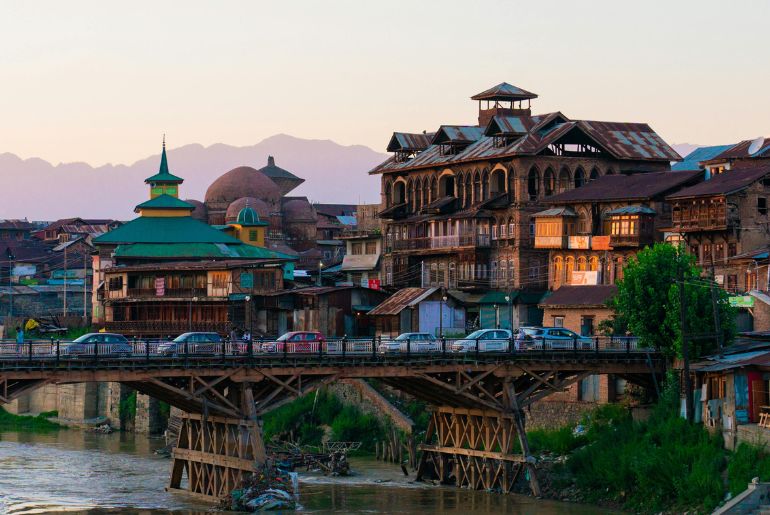 how to reach kashmir