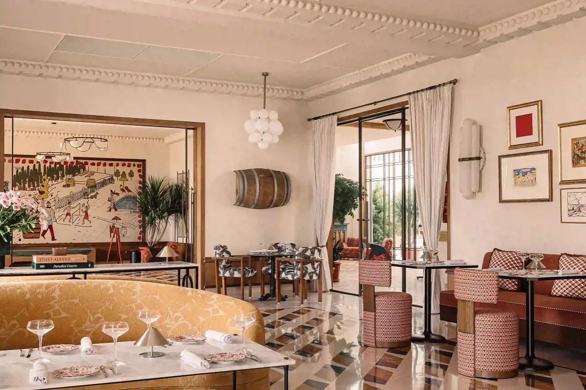 pune rosso prix versailles