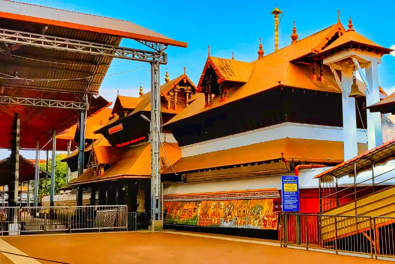 Top 10 Places To Visit In Thrissur 2 Guruvayur Shri Krishna Temple