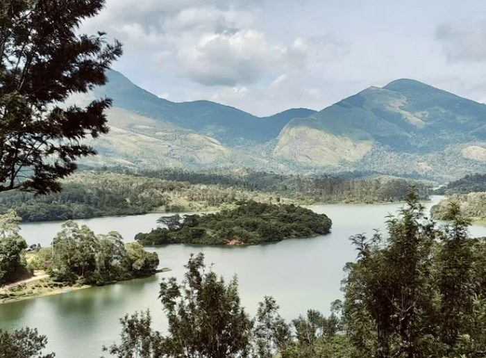 10 Hidden Places Near Munnar That Most Tourists Miss (Including 5 Beautiful Villages) 3 Hidden Places To Visit Near Munnar
