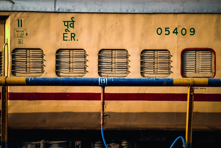 How To Reach Ernakulam: Flight, Train & Road Options 1 How To Reach Ernakulam