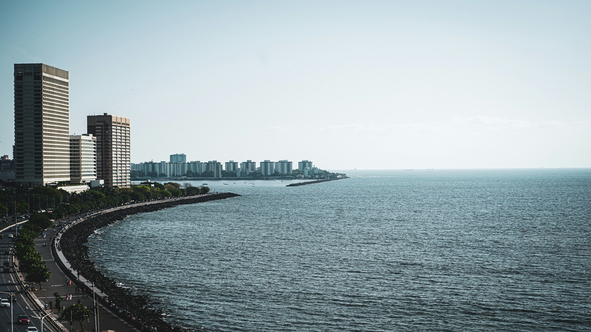 mumbai marine drive queen's necklace